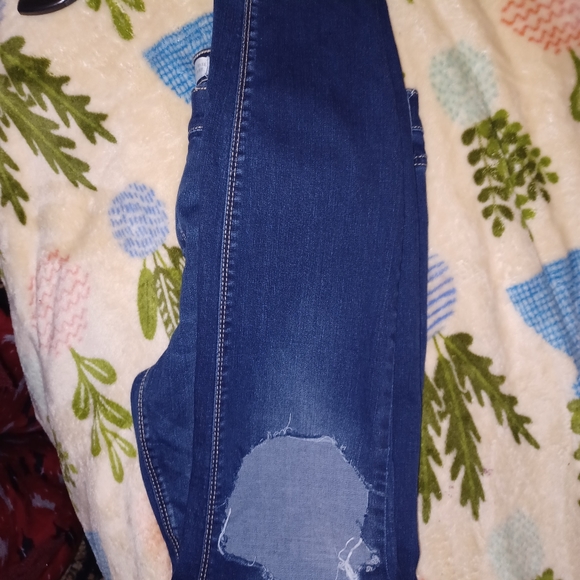 MUD 11 Distressed Jean's EUC - Picture 7 of 7